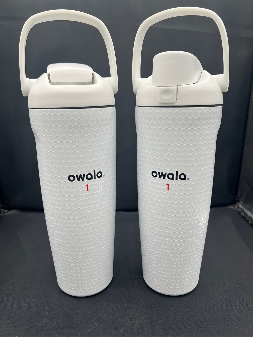 Owala White Insulated Travel Bottle with Textured Grip and Carry Handle For Golf